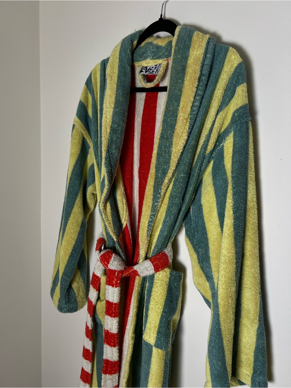 Dusen Dusen Robe - Picture 5 of 6